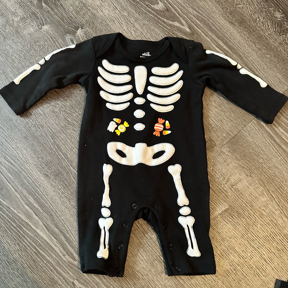 Way To Celebrate Halloween Onesie Size 0-3 Months